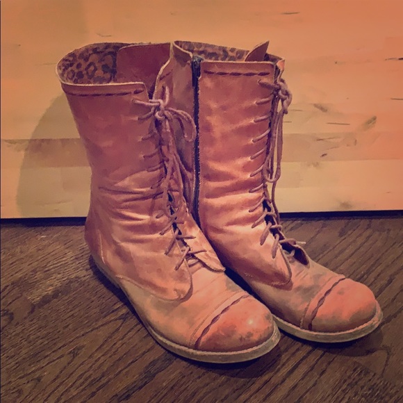 Red leather boots - Picture 1 of 5